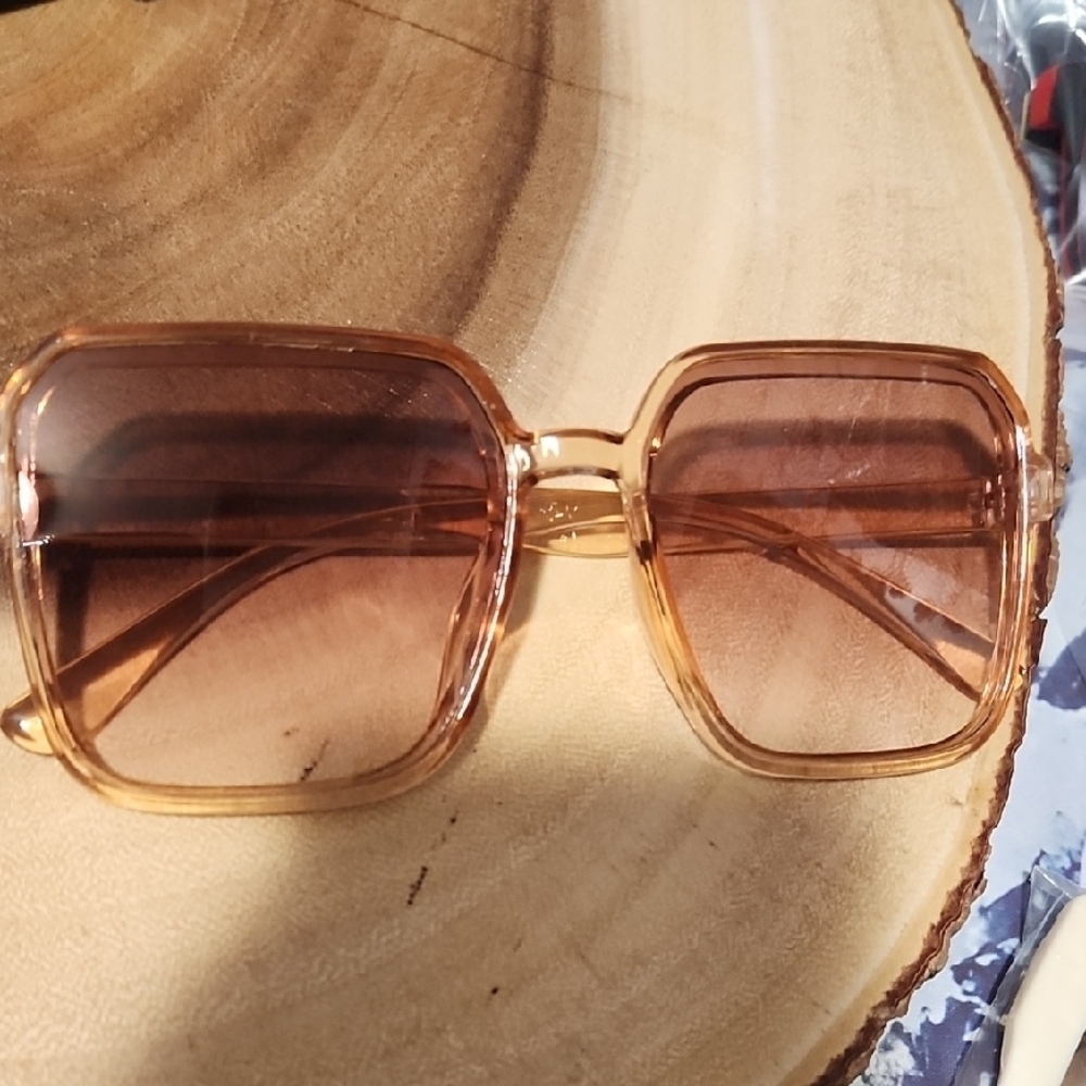 (6) Large Stylish Square Retro Sunglasses *Great for All Your Outfit Needs* New - Picture 6 of 9
